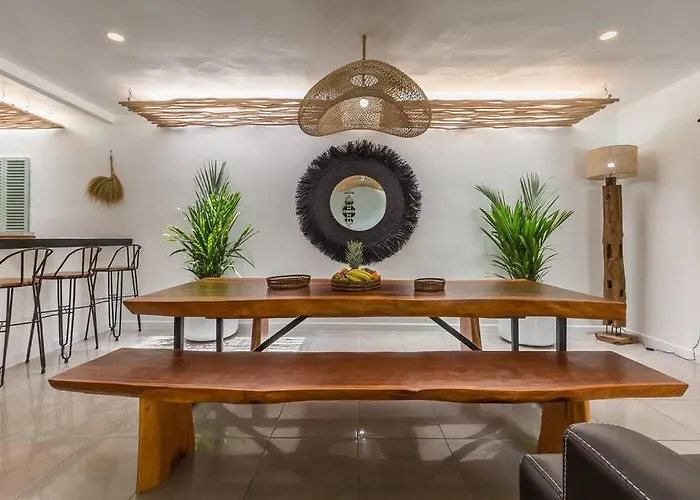 Villa 4 Bedr 5min Walk From Eat Street&beach Seminyak