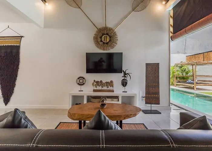 4 Bedr 5min Walk From Eat Street&beach Villa Seminyak
