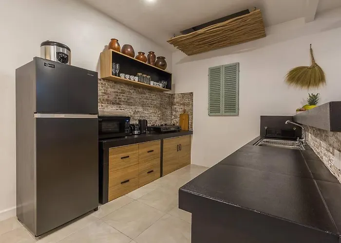 Villa 4 Bedr 5min Walk From Eat Street&beach Seminyak
