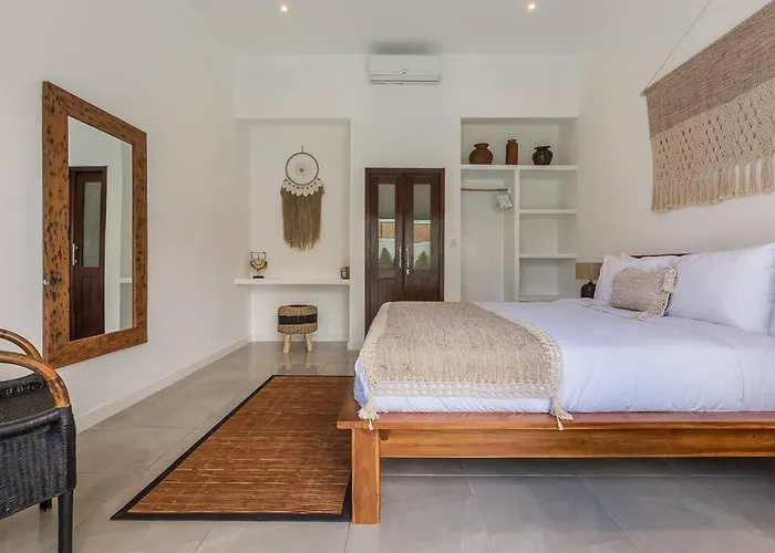 4 Bedr 5min Walk From Eat Street&beach Villa Seminyak